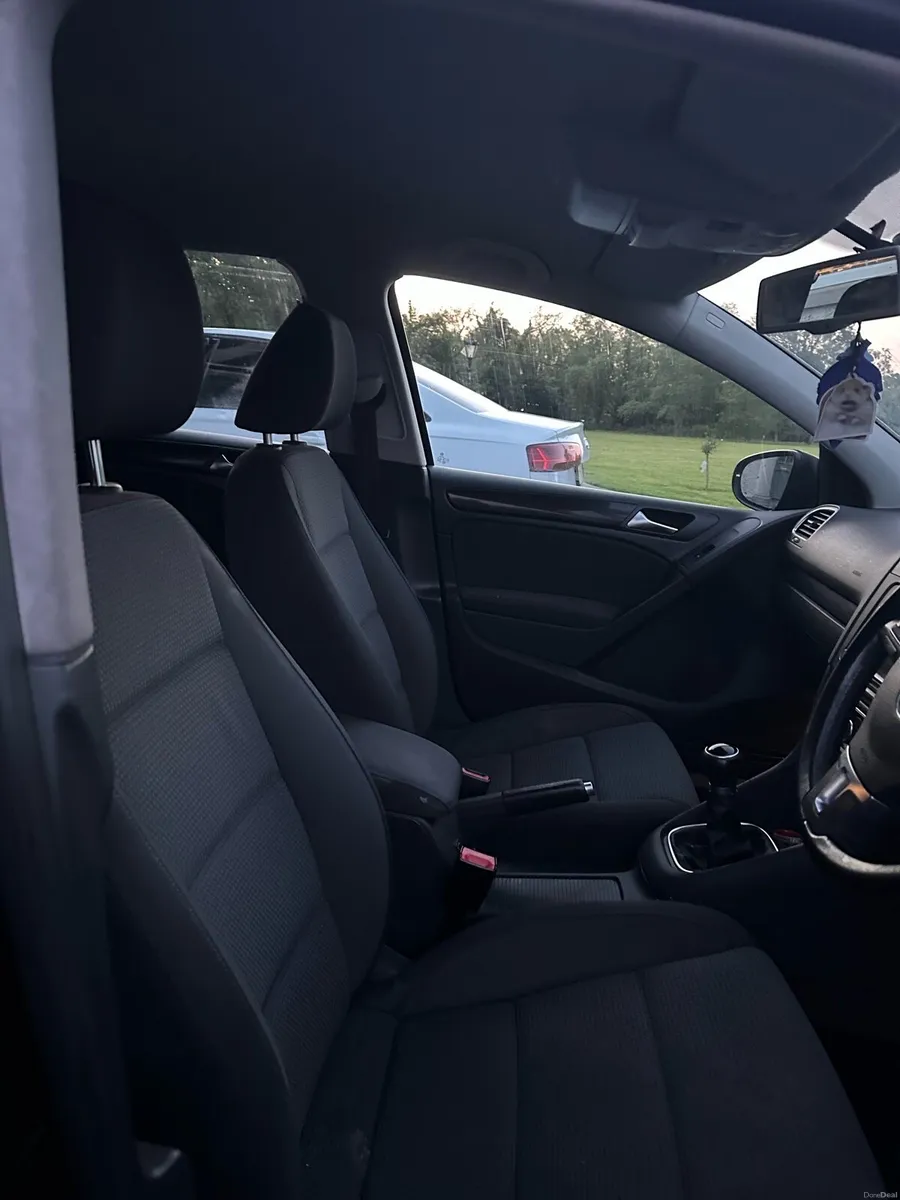 Volkswagen Golf - Image 4