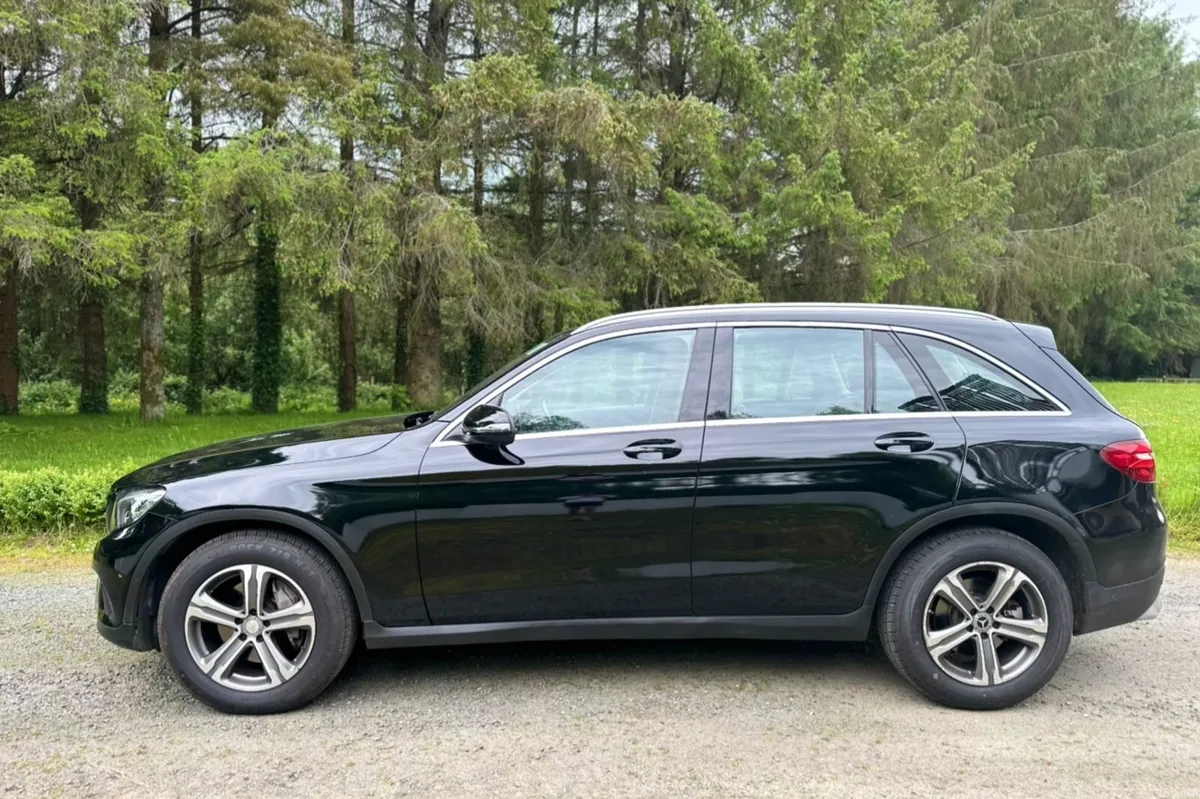 Mercedes-Benz GLC 220D 4MATIC 5DR AUTO - Image 4