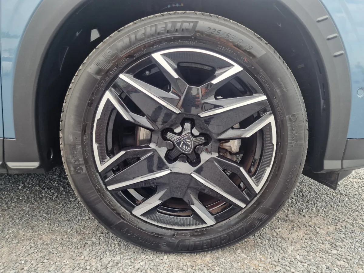 Peugeot 3008 GT 1.2 Mhev 136 E-dct6 - Image 4