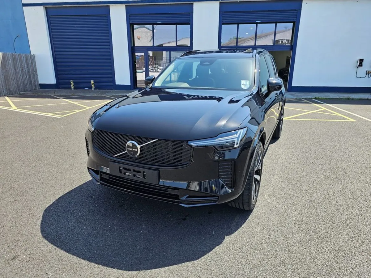 Volvo XC90 T8 PLUS MODEL - Image 3