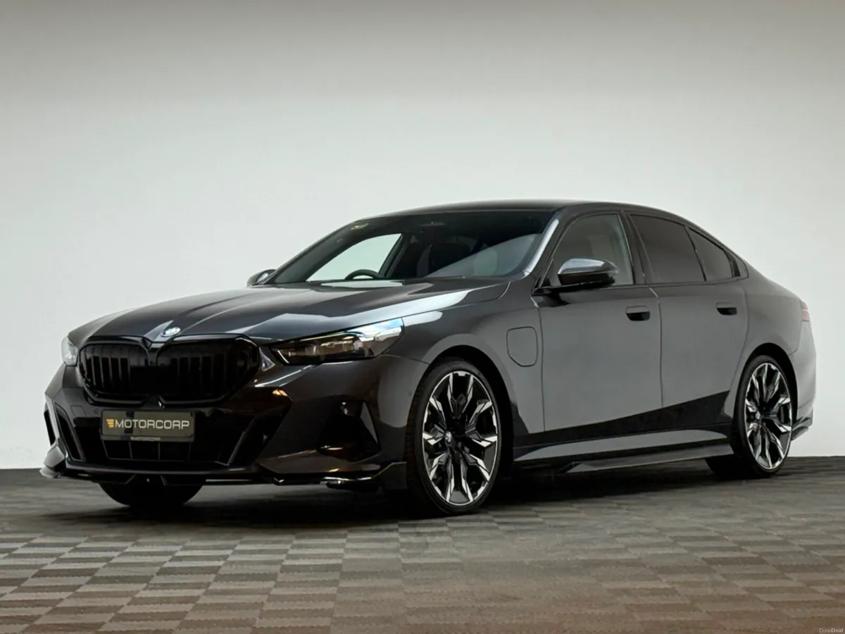 BMW 5-Series 530E M SPORT *PAN ROOF* - Image 3