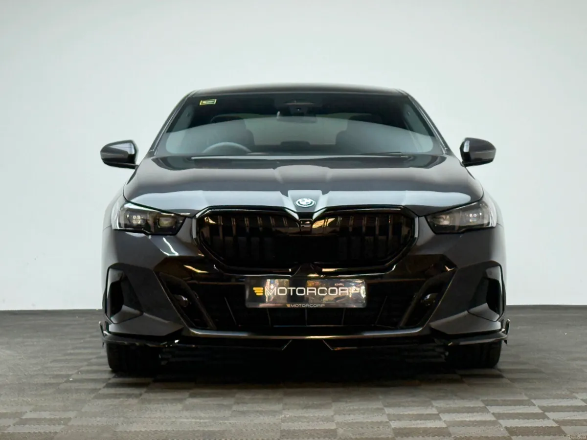 BMW 5-Series 530E M SPORT *PAN ROOF* - Image 2