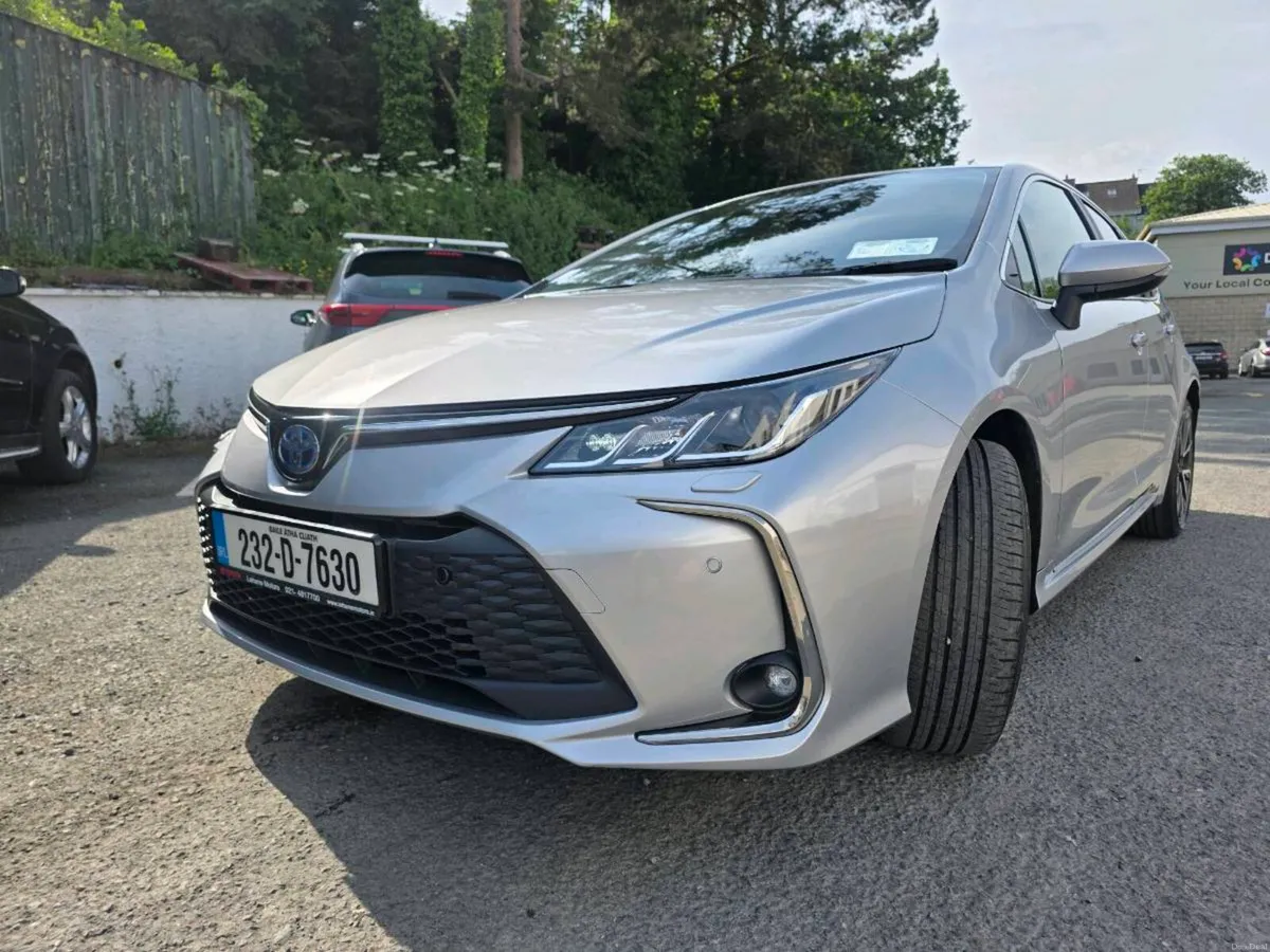 TOYOTA COROLLA SOL SALOON HYBRID AUTO GREY - Image 4