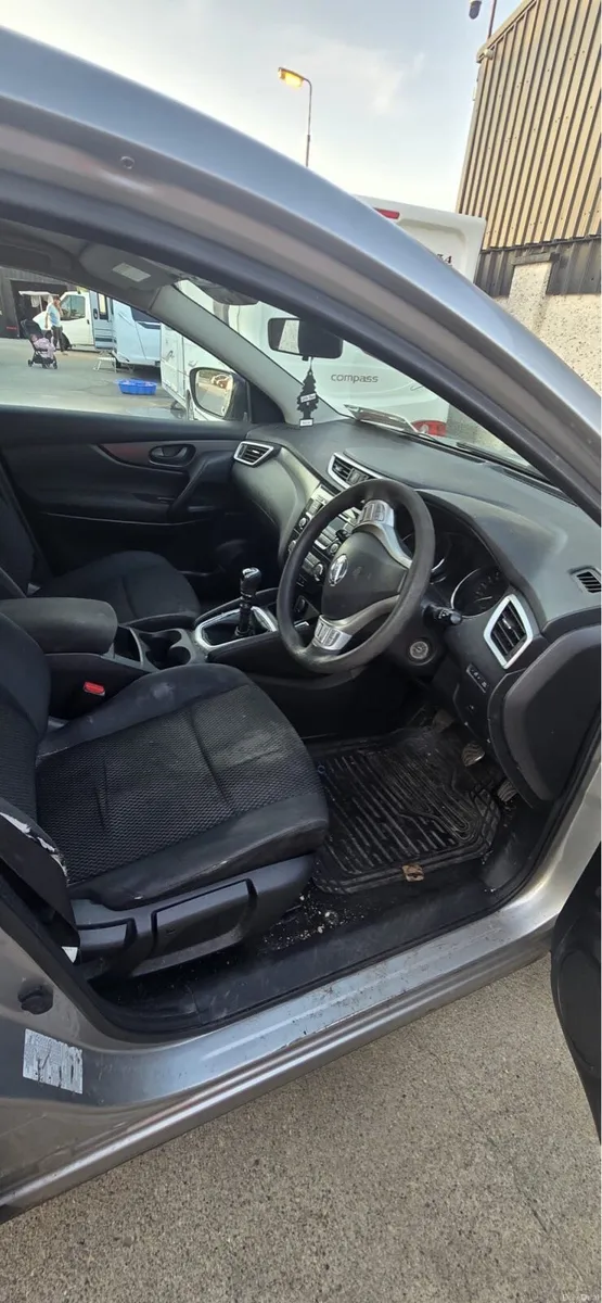 Nissan qushqui 2014 - Image 2