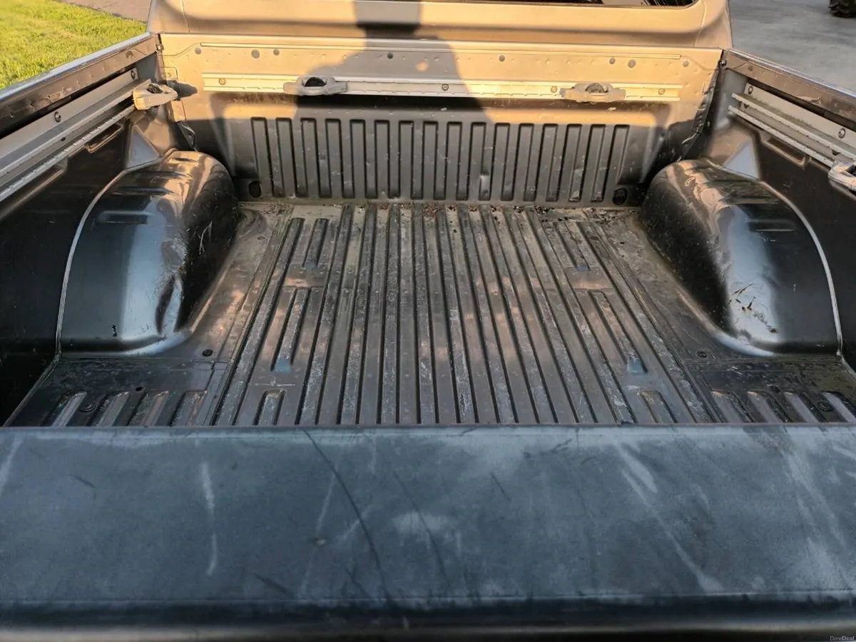 Nissan Navara Crewcab - Image 4