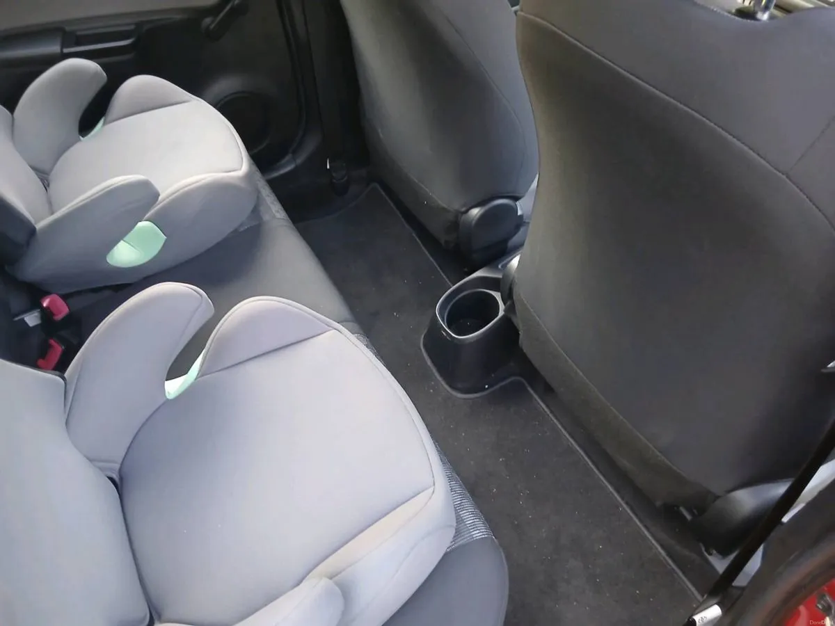 Toyota yaris for sale - Image 3