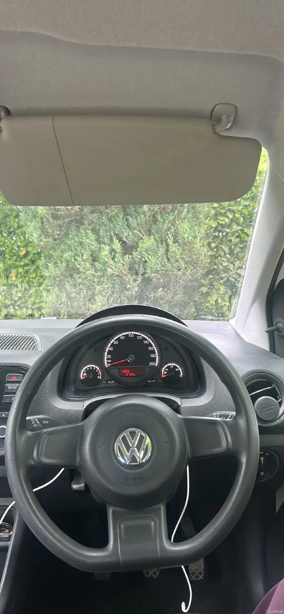 Volkswagen up! 2013 - Image 2