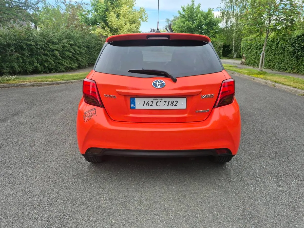 TOYOTA YARIS HYBRID**LIMITED EDITION** - Image 4