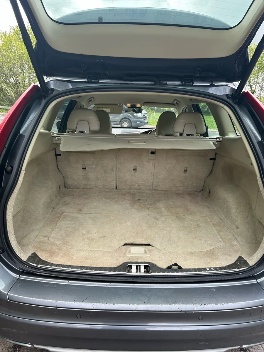 2015 Volvo SC60 automatic - Image 4