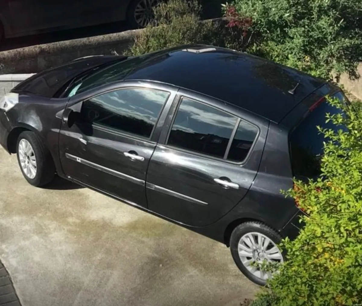 Renault Clio 2011 - Image 1