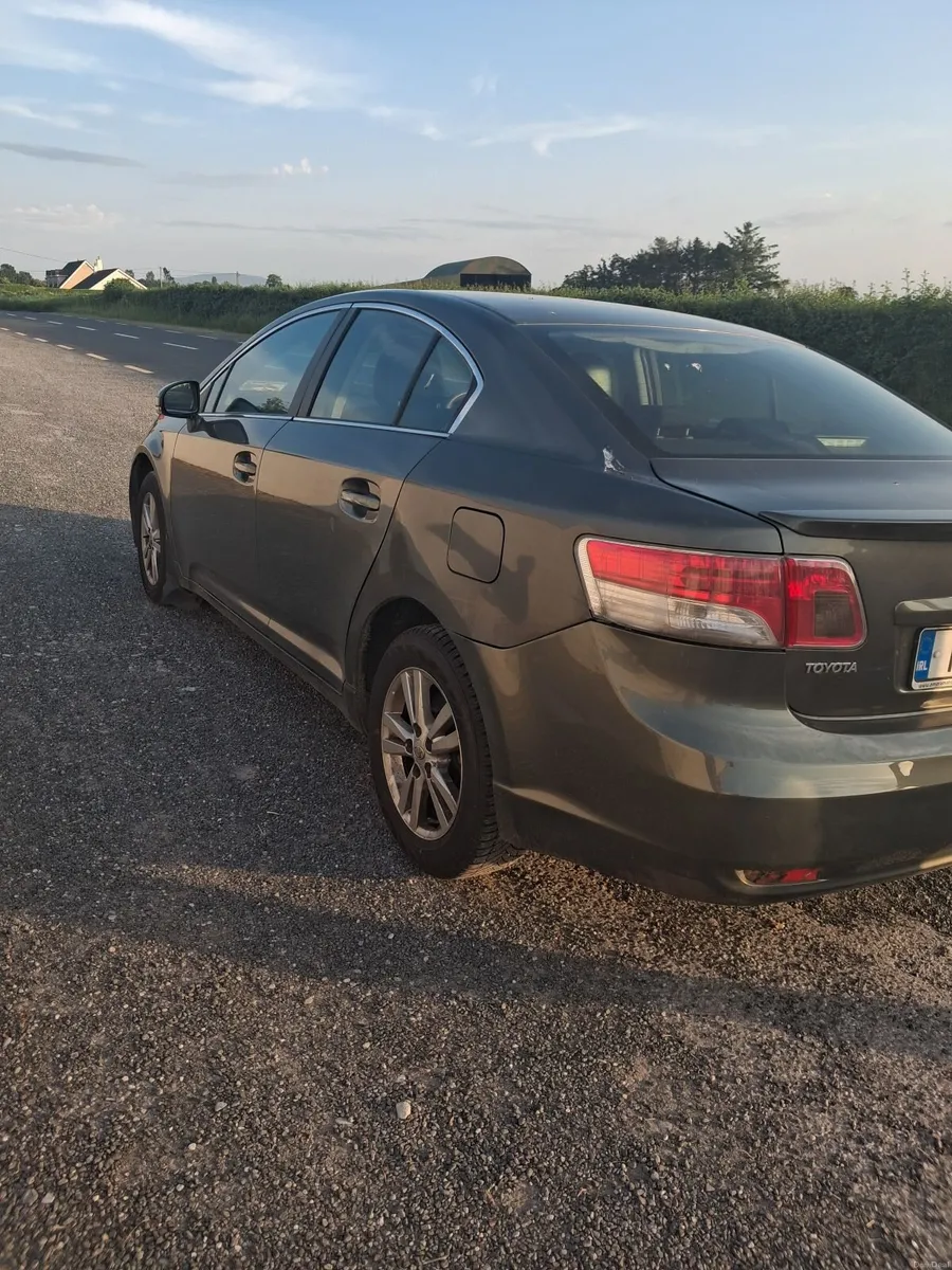 Toyota Avensis 2010 - Image 4