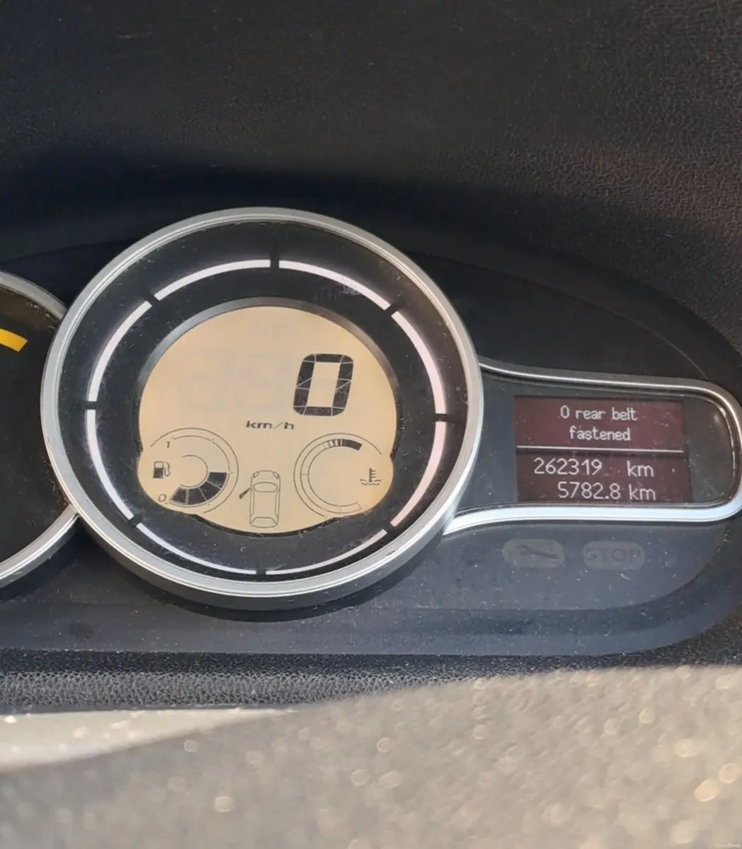 Renault Megane 2010 - Image 2