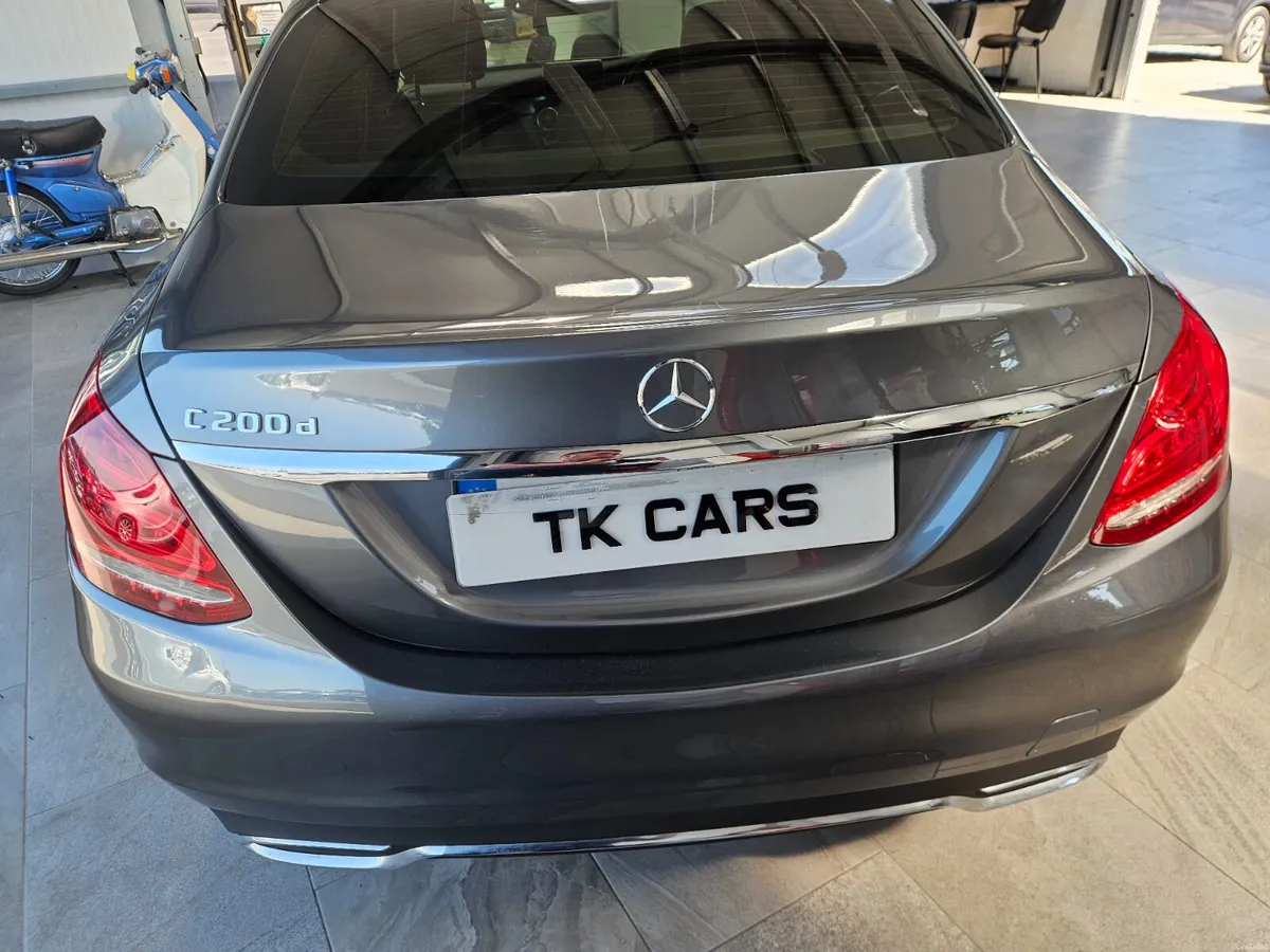 19 MERCEDES BENZ C-CLASS EXCLUSIVE - Image 4