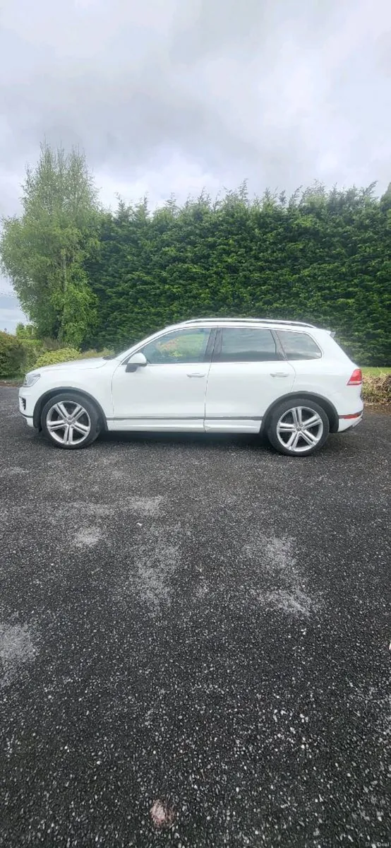 Volkswagen Touareg R Line Plus - Image 3