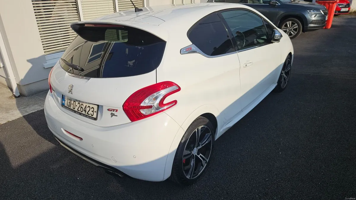 Peugeot 208 GTI - Image 4