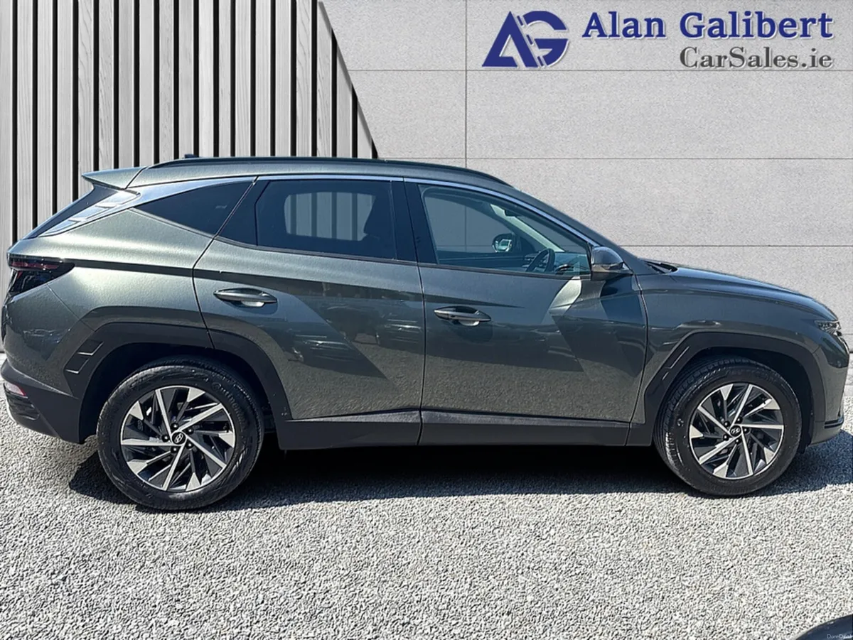 Hyundai Tucson 1.6 Diesel EXECUTIVE PLUS 5DR - Image 3