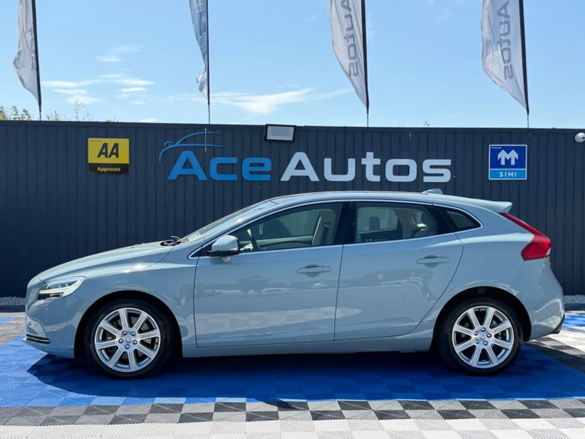 Volvo V40 T3 CLASSIC - 1.5 PETROL - AUTO - 12M WAR - Image 4