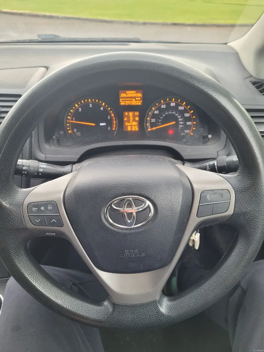 Toyota Avensis 2010 - Image 3