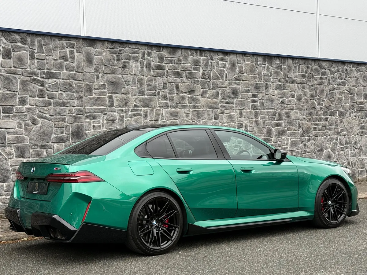 2025 BMW M5 4.4 V8 PHEV 727bhp G90 - Image 3