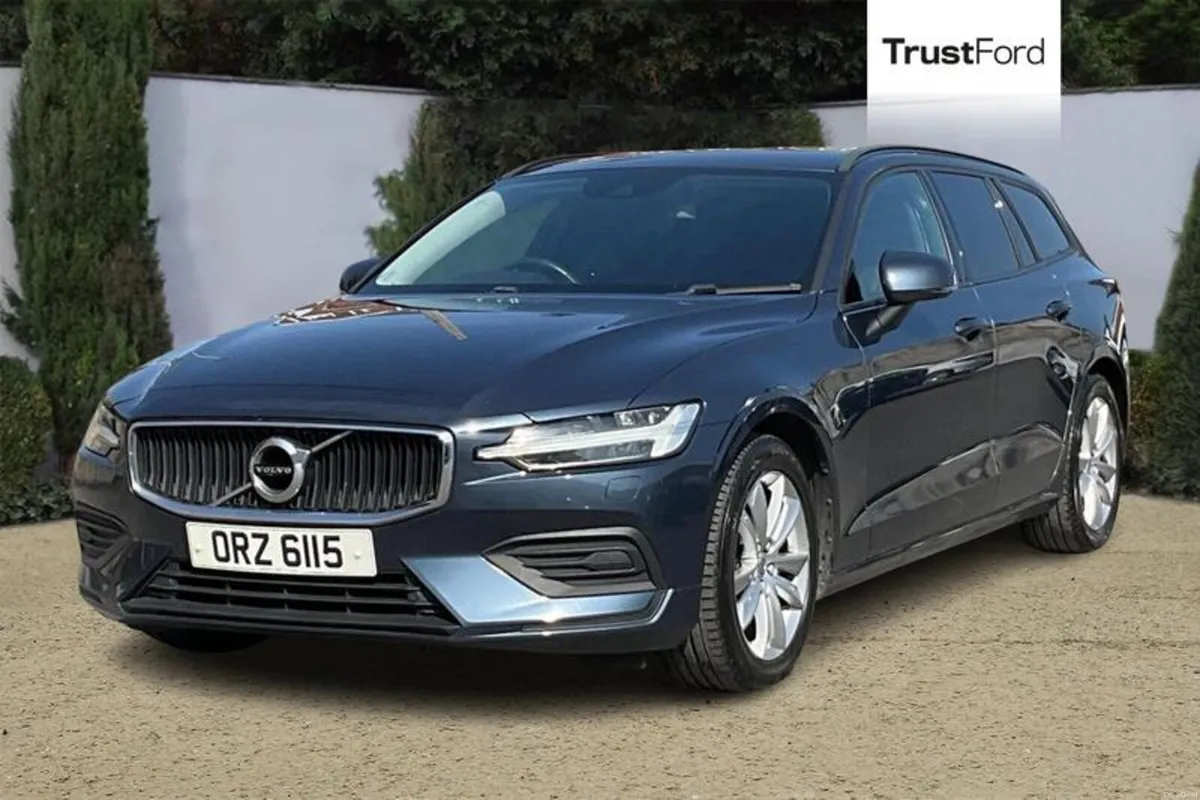 Volvo V60 2.0 D3 Momentum**PARKING SENSORS - SAT N - Image 5