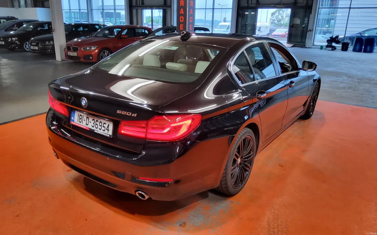 BMW 5-Series 2018 - Image 4