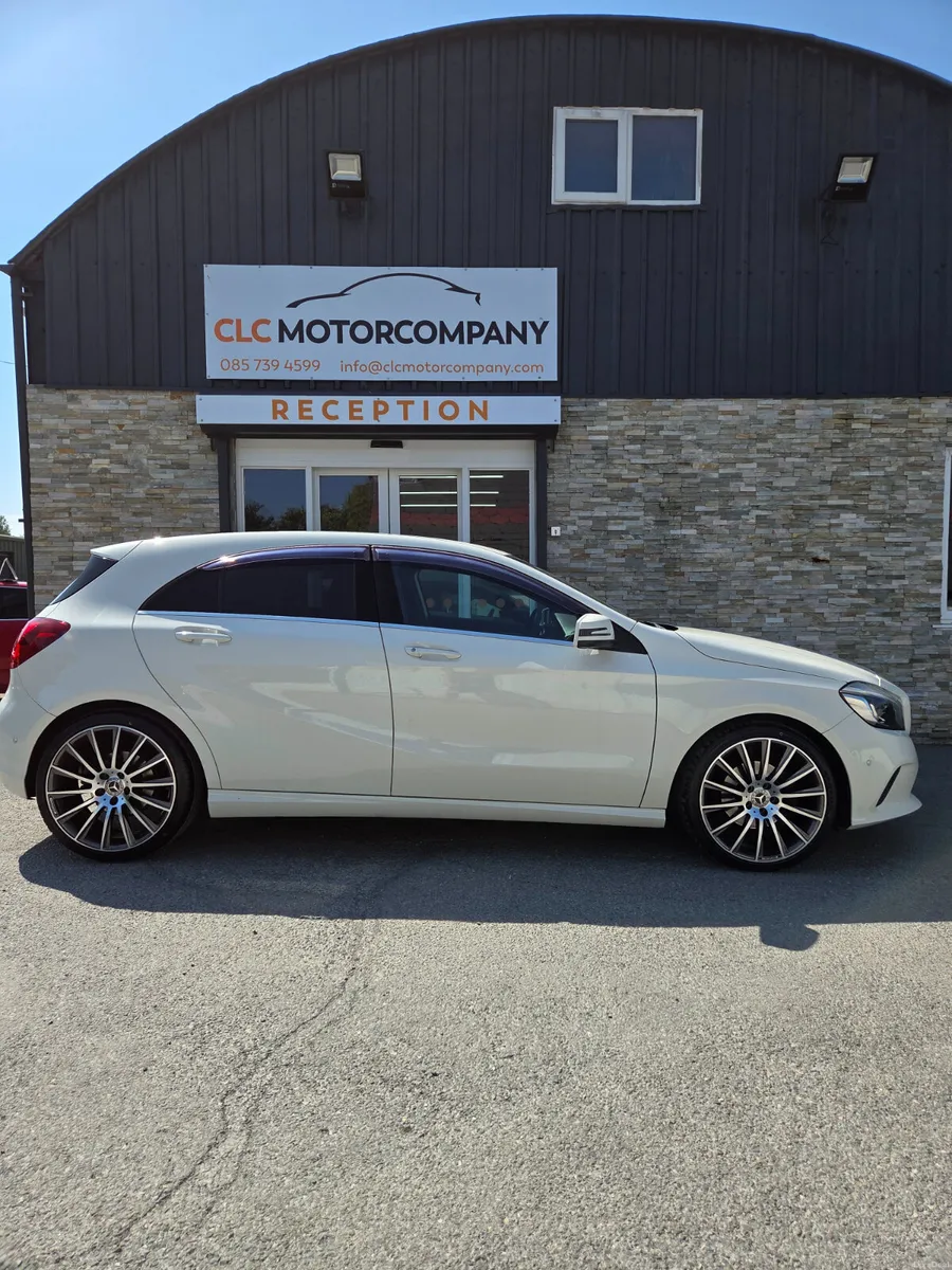 2017 MERCEDES A180 AUTO - Image 2