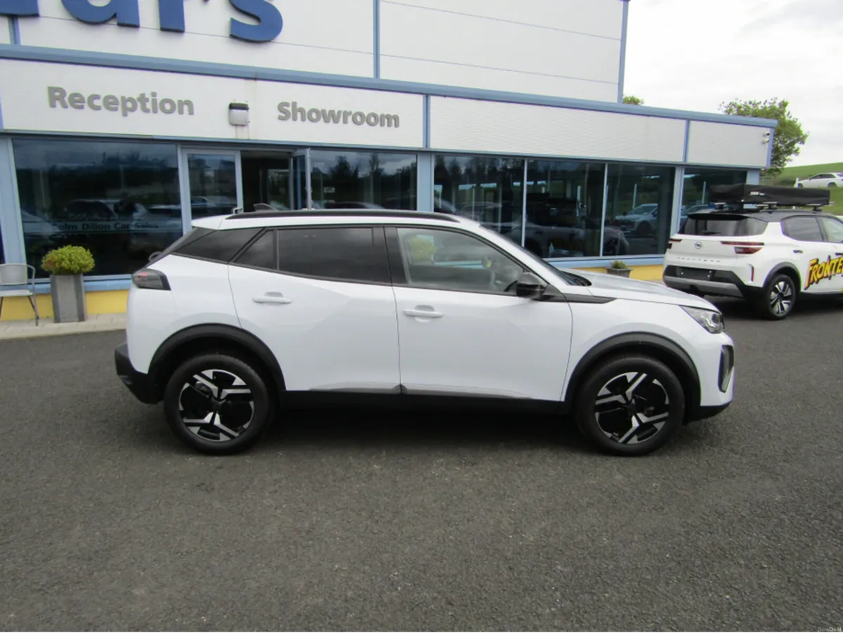 Peugeot 2008 ALLURE 1.2 PURETECH MY23 - Image 3
