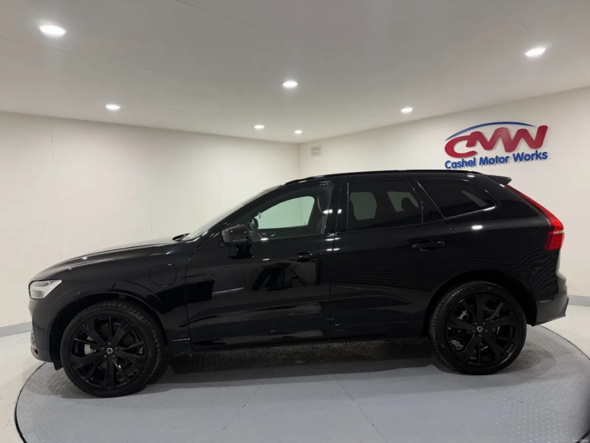 Volvo XC60 T8 ULTRA BLACKEDITION AWD AUTO 455BHP** - Image 4