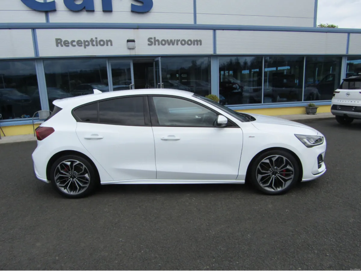 Ford Focus ST-LINE VIGNALE  1.5TDCI ECOBLUE AUTO - Image 3