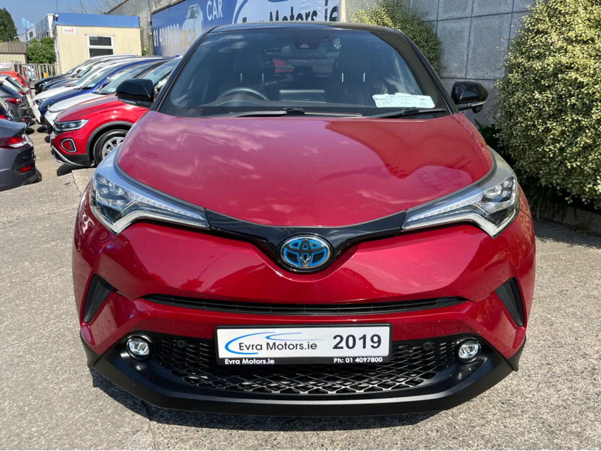 Toyota C-HR SOL HYBRID AUTOMATIC 1.8 PETROL //HIGH - Image 2