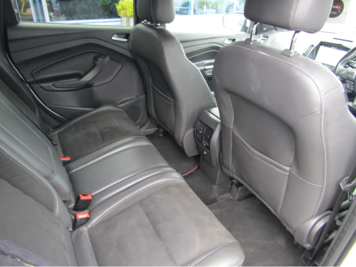 Ford Kuga 2.0 TDCI ST-LINE FWD  150PS 5DR - Image 5
