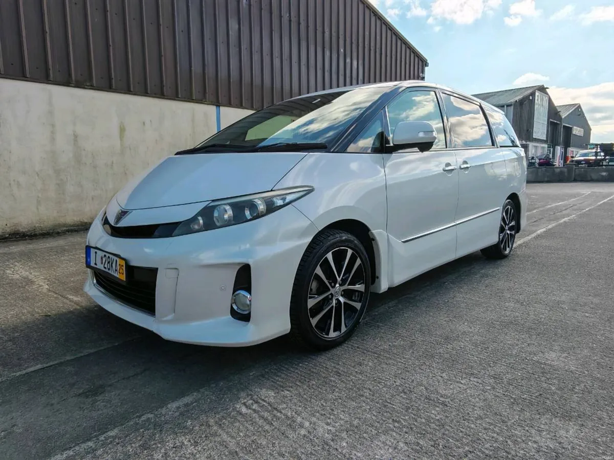 Toyota Estima - Image 2