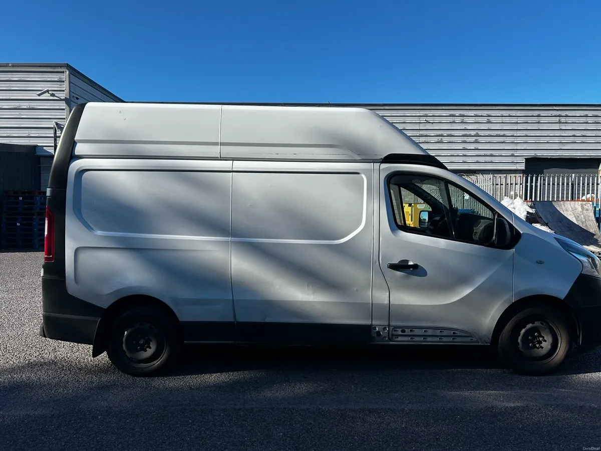 2019 Nissan NV300 high roof - Image 2