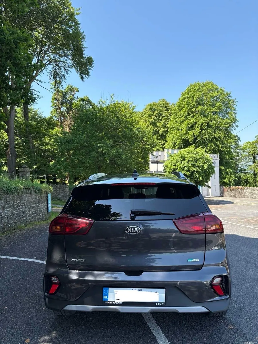 Kia Niro 2021 - Automatic - in Excellent Condition - Image 4