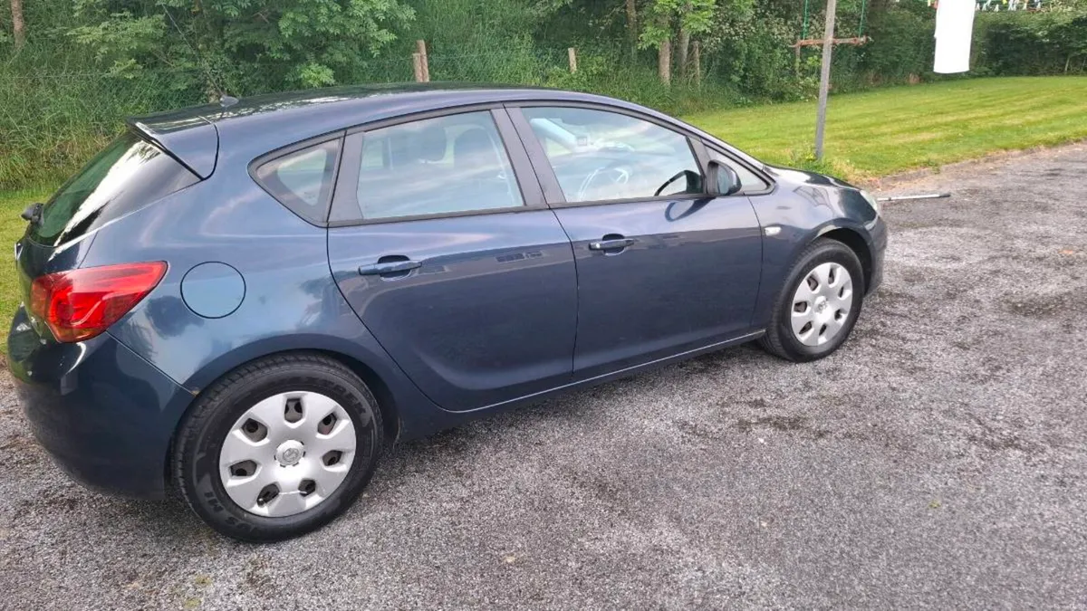 Vauxhall Astra - Image 1