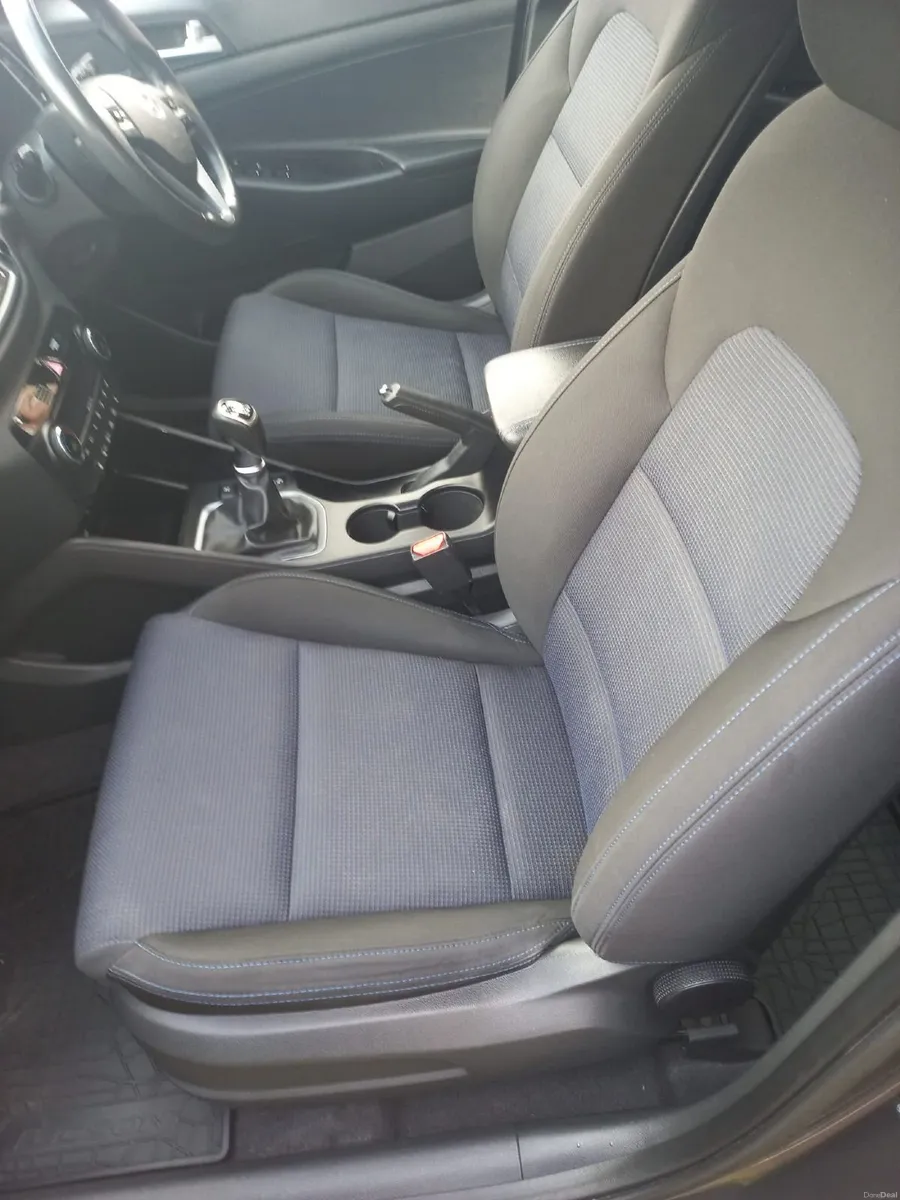 Tucson 2016 1.7 Crdi SE NAV Bl/dr 5DR, low milage - Image 4