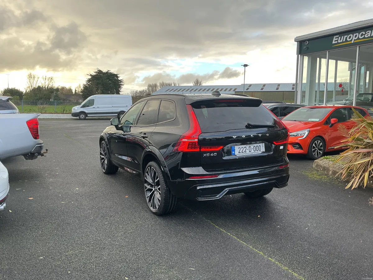2022 VOLVO XC60 R-DESIGN PRO T8 RECHARGE AWD AIR/S - Image 6