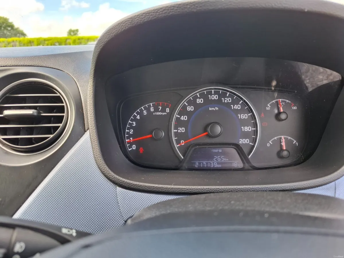 Hyundai i10 2015 - Image 2
