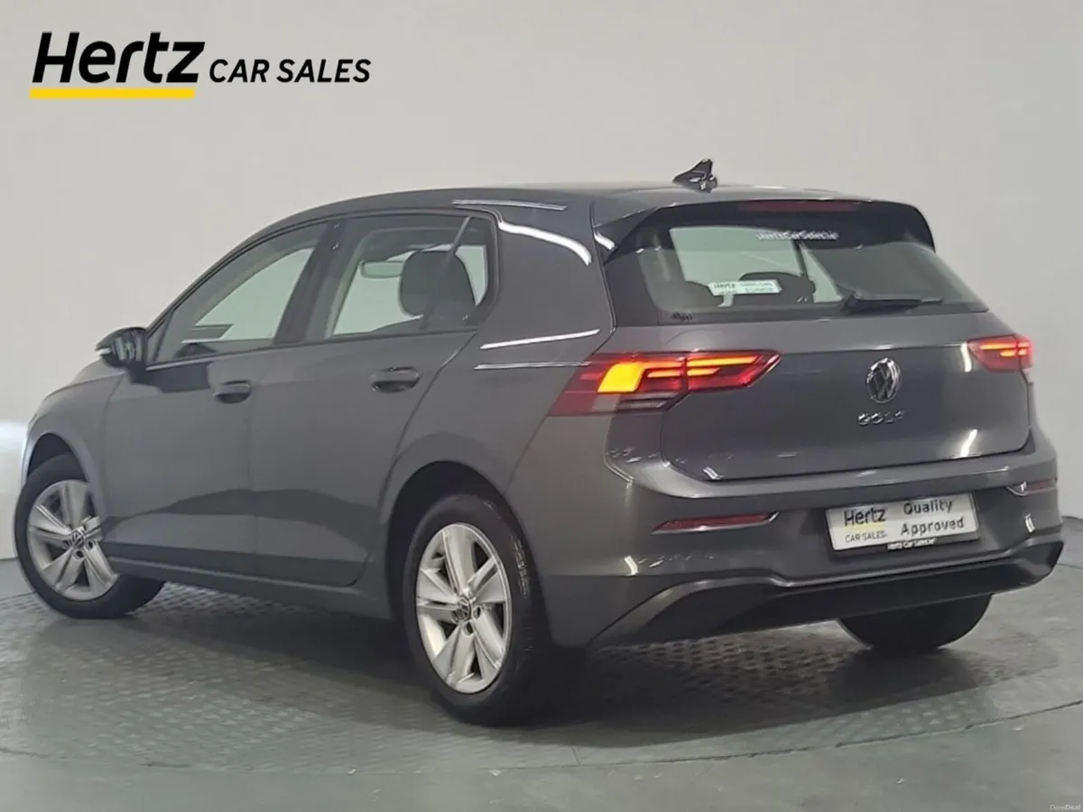 Volkswagen Golf LIFE 110HP Petrol Manual - Image 3