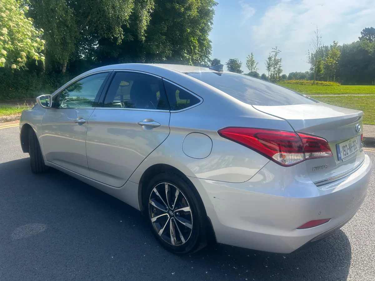 Hyundai i40 2019 1.6 Executive Leather Nct 7/27 - Image 3