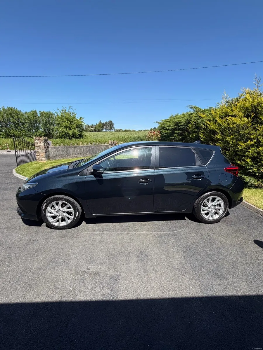 162 Toyota Auris - Business Edition - Image 4