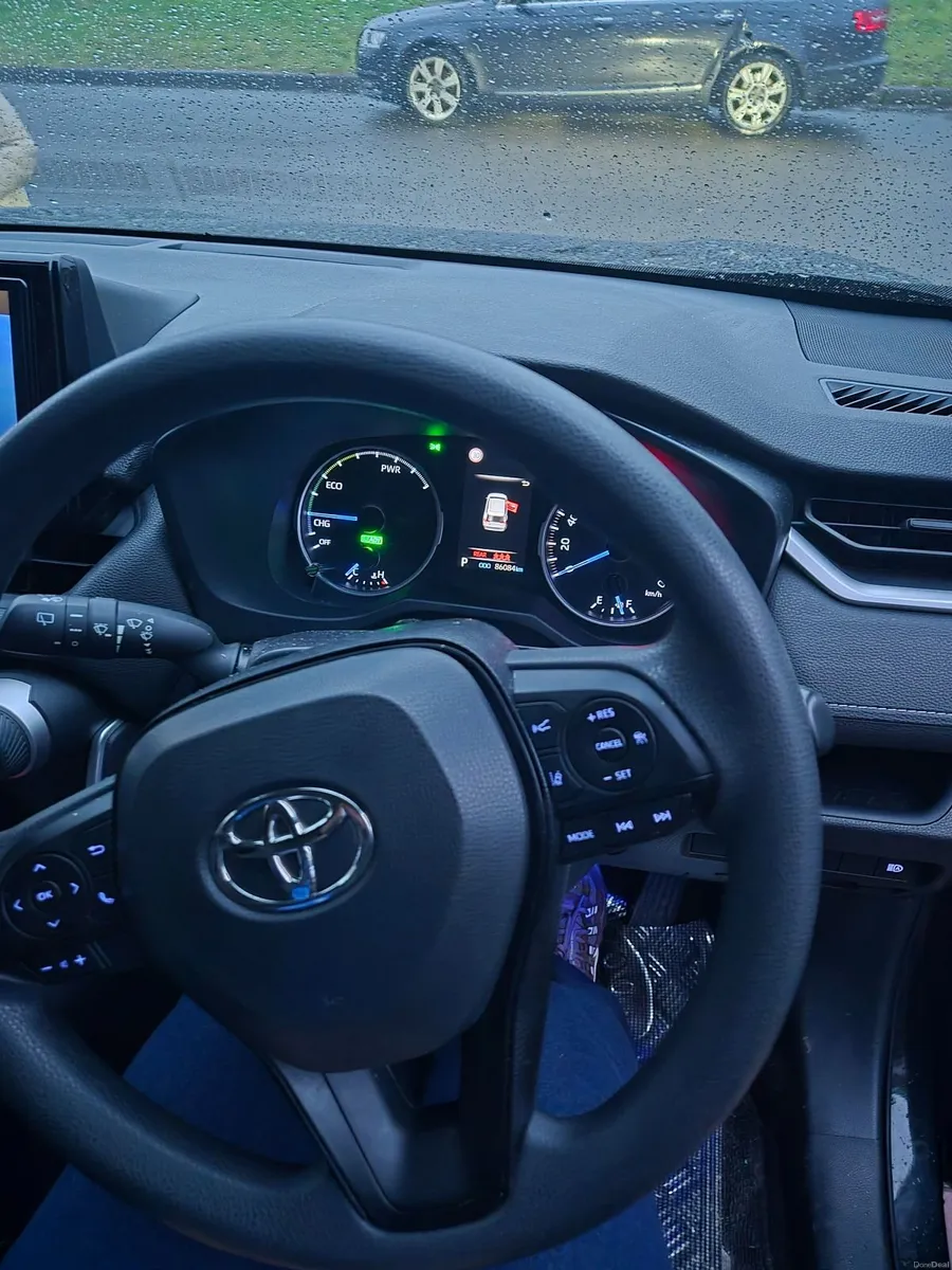 Toyota RAV4 2019 Hybrid - Image 2