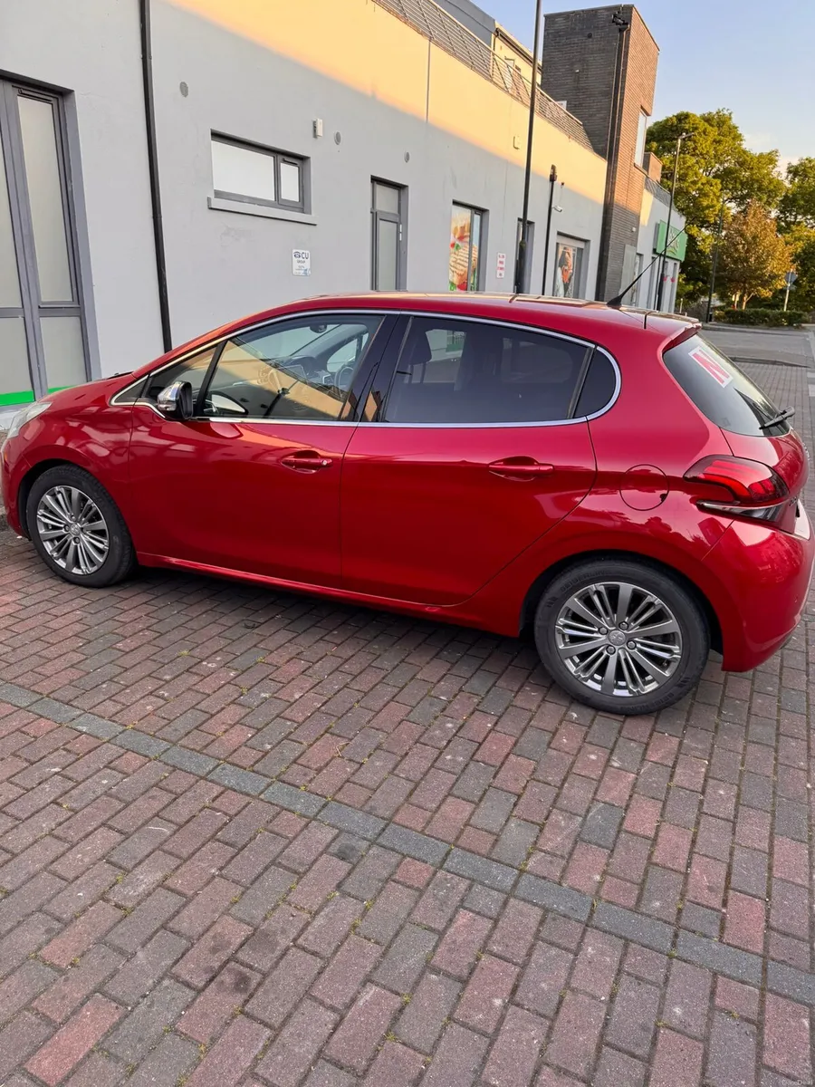 Car - Image 1
