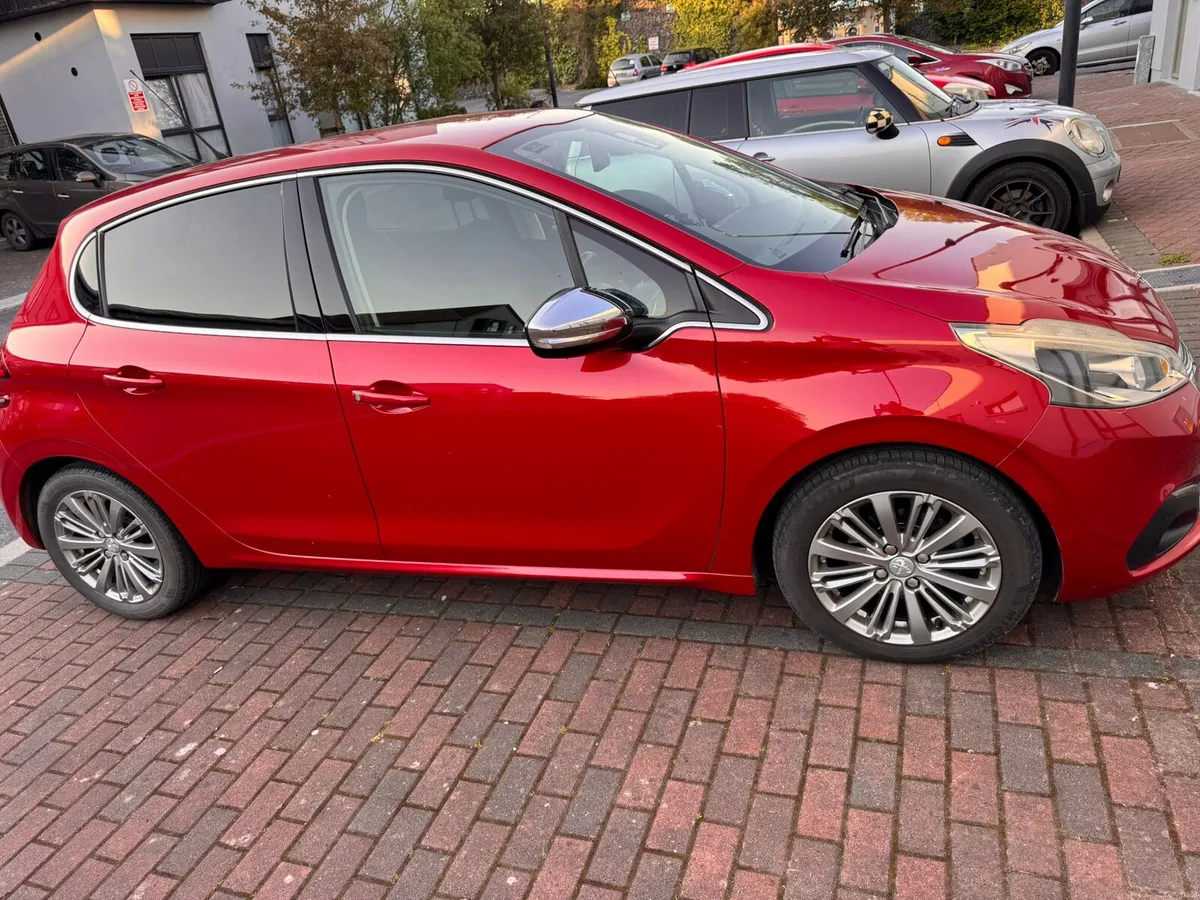Car - Image 3