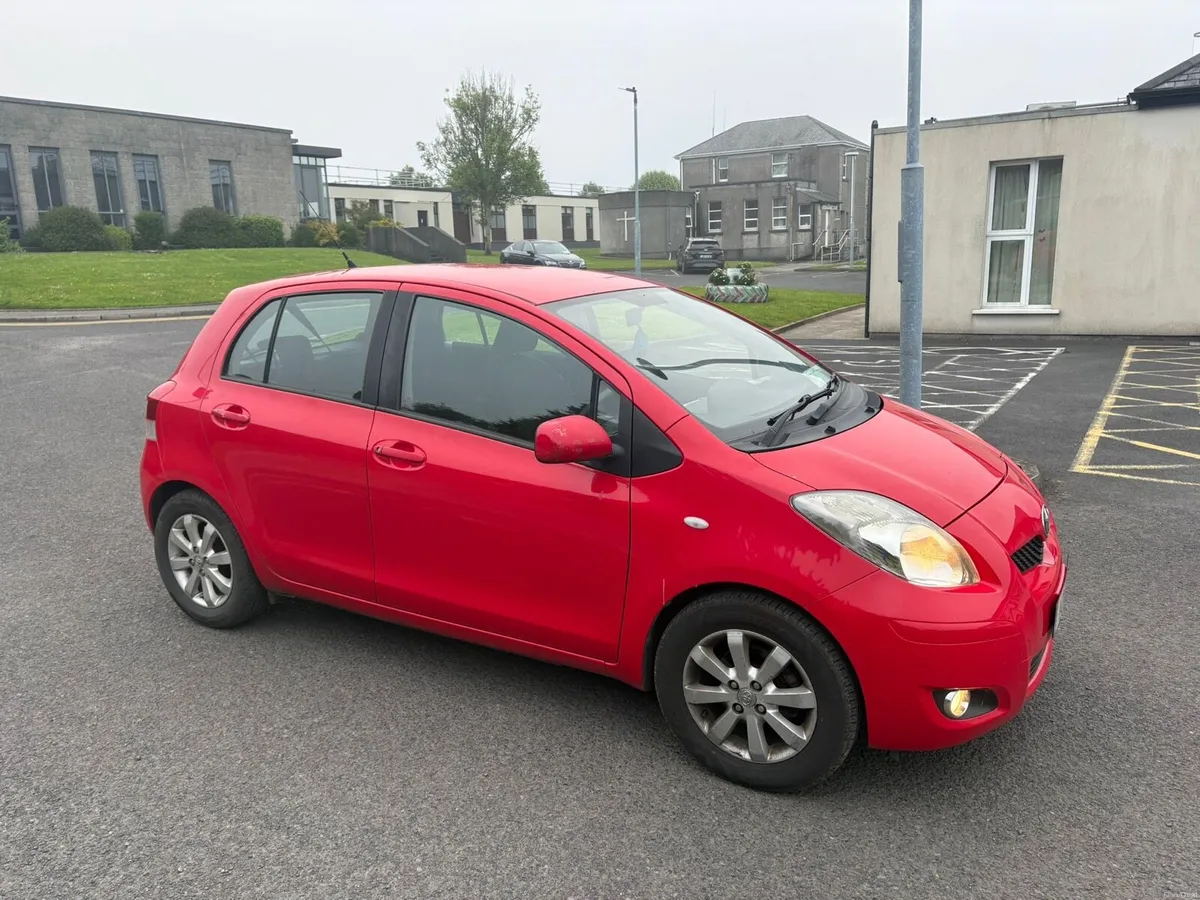 2011 Toyota Yaris 1.3 Petrol T spirit NCT&TAX. - Image 3
