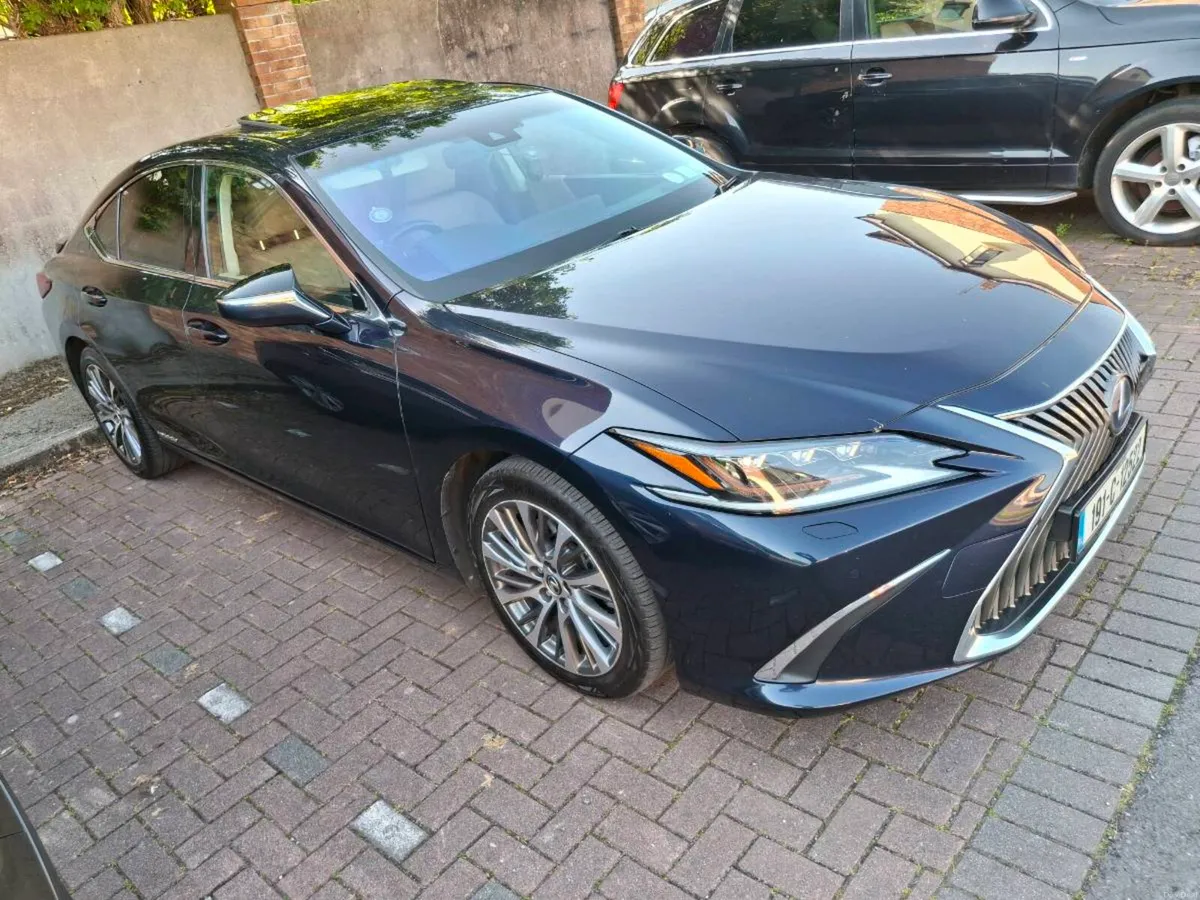 Lexus ES 300h 2019 - Image 2