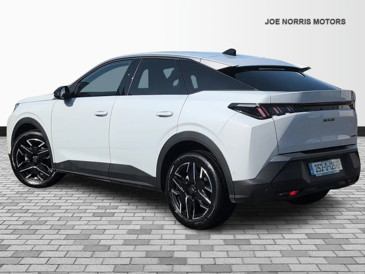 Peugeot 3008 STD ALLURE MHEV 136 E-DCC - Image 3