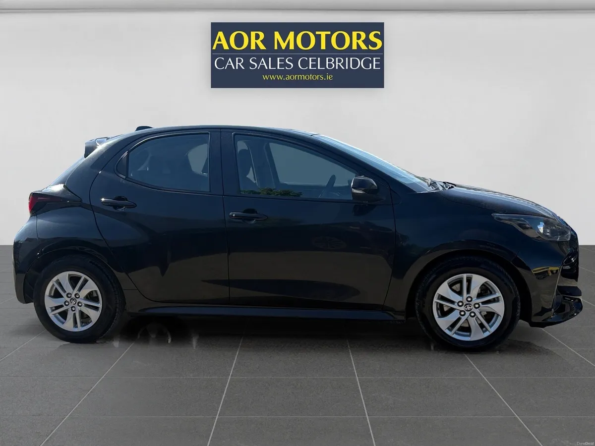 Toyota Yaris 2023 - Image 3