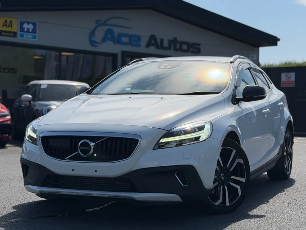 Volvo V40 CROSS COUNTRY - 2.0L DIESEL - AUTO - 12M - Image 1