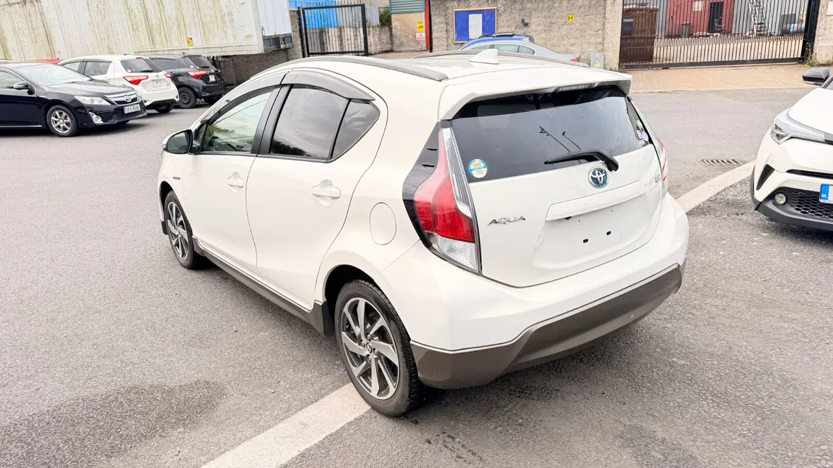Toyota Aqua White (URBAN) - Image 3
